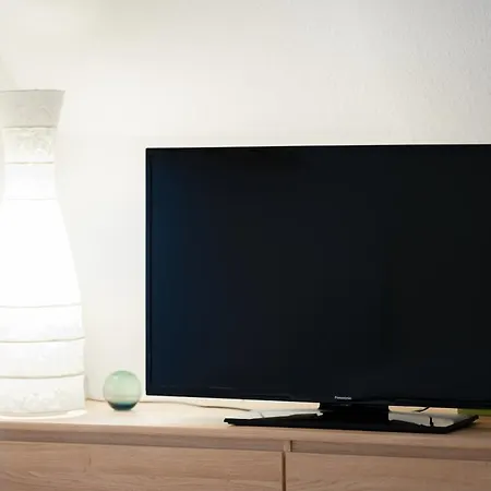 Awesome - Schonfeld Apartment, Netflix Und Kostenloses Parken Apartment