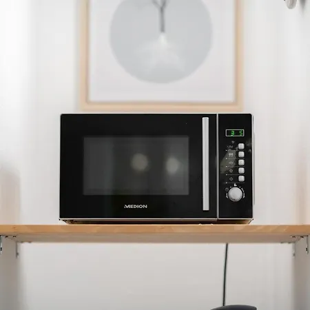 Awesome - Schonfeld Apartment, Netflix Und Kostenloses Parken Apartment *